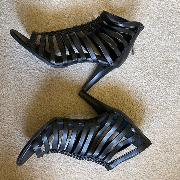 Simply Vera/Vera Wang black Sandals - Size 7 1/2 - Picture 2 of 4